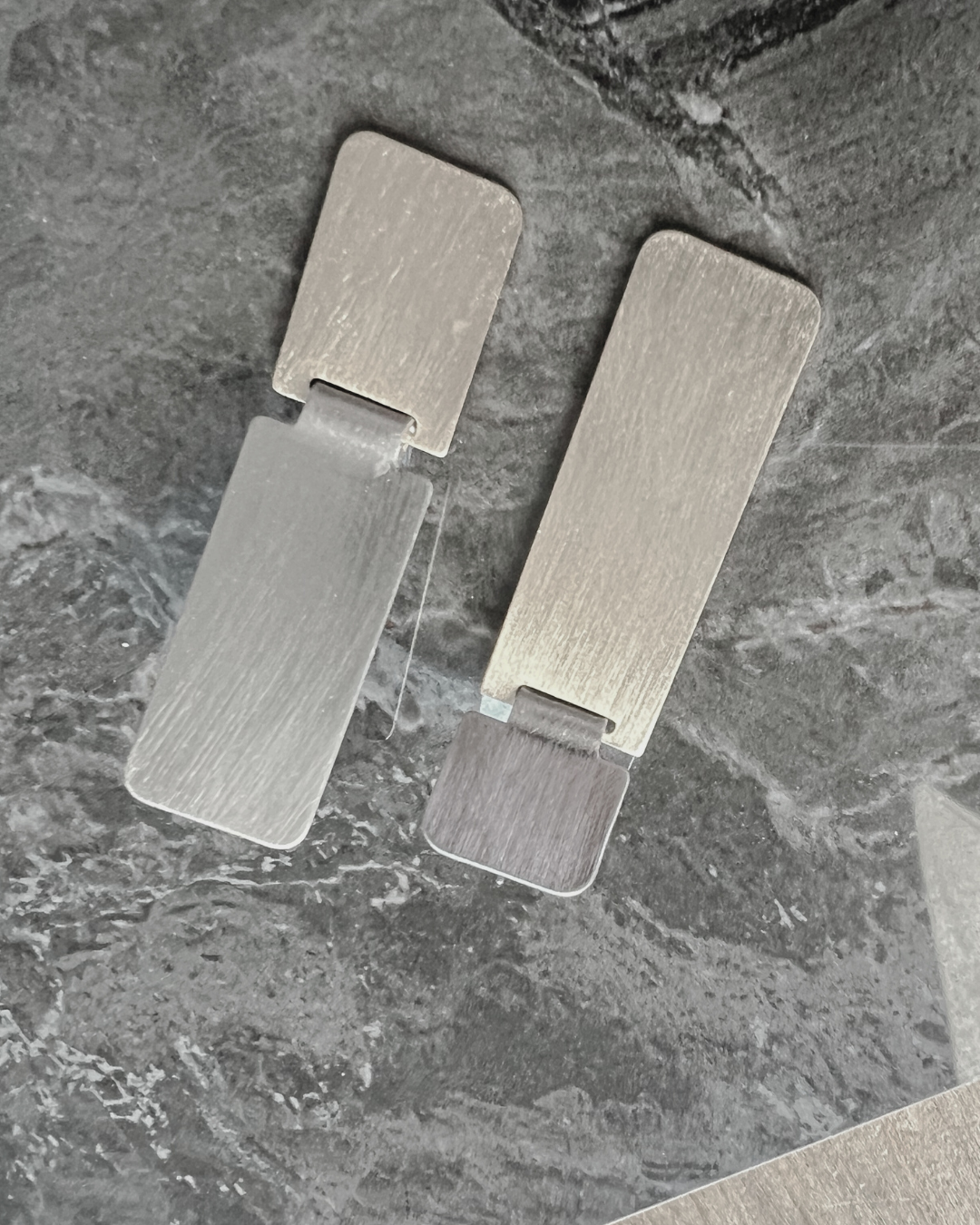 Theia IN:STORE Orecchino Rettangolare a 2 Toni Placcato Oro