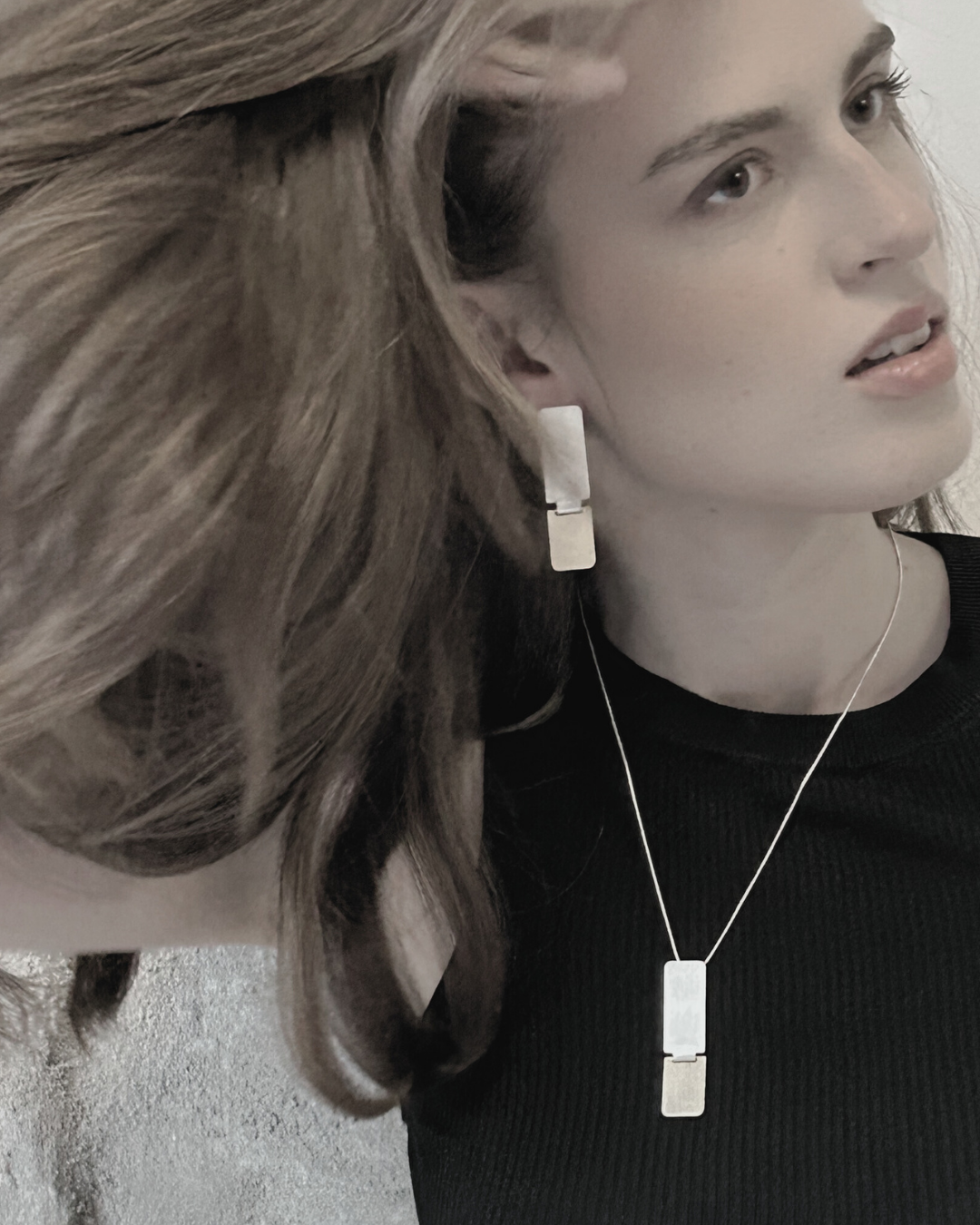 Theia IN:STORE Orecchino Rettangolare a 2 Toni Placcato Oro